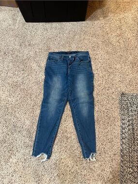 Lucky Brand Distressed Cropped Blue Denim Jeans